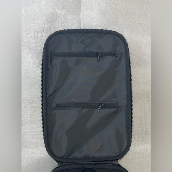 New Hard EVA Travel Case For Oculus Quest All-in-one VR Gaming Headset Storage - Picture 6 of 8